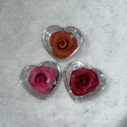 Roses Colorées au Chocolat Blanc Artisanal 35x30g - Boîte Cœur