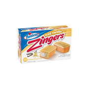 Hostess Zingers Iced Vanilla 6x380g

Les Hostess Zingers Iced Vanilla sont des gâteaux moelleux fourrés à la crème et recouverts d’un délicieux glaçage à la vanille. Ce pack contient 6 boîtes de 380g, parfait pour les revendeurs et les professionnels de la restauration souhaitant offrir à leurs clients une collation gourmande et irrésistible. Conçus pour satisfaire les amateurs de sucreries, ces gâteaux allient texture fondante et saveurs douces, pour une expérience de dégustation inoubliable.